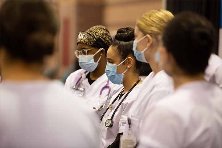 Nursing students at vaccine clincic