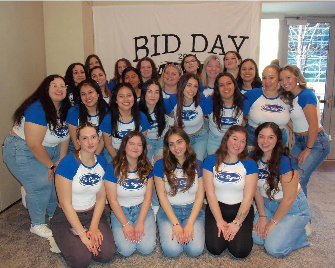 Tri Sigma Members on Bid Day