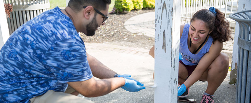 Students volunteering Students volunteering