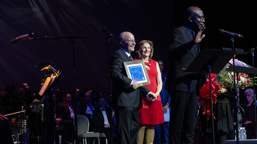 Harvey and Lynne Kesselman during Messiah Harvey and Lynne Kesselman during Messiah