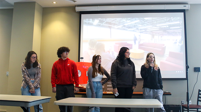 Students during their presentation in the Coffeehouse Students during their presentation in the Coffeehouse