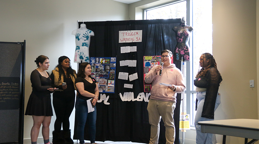 Students during their presentation in the Coffeehouse Students during their presentation in the Coffeehouse