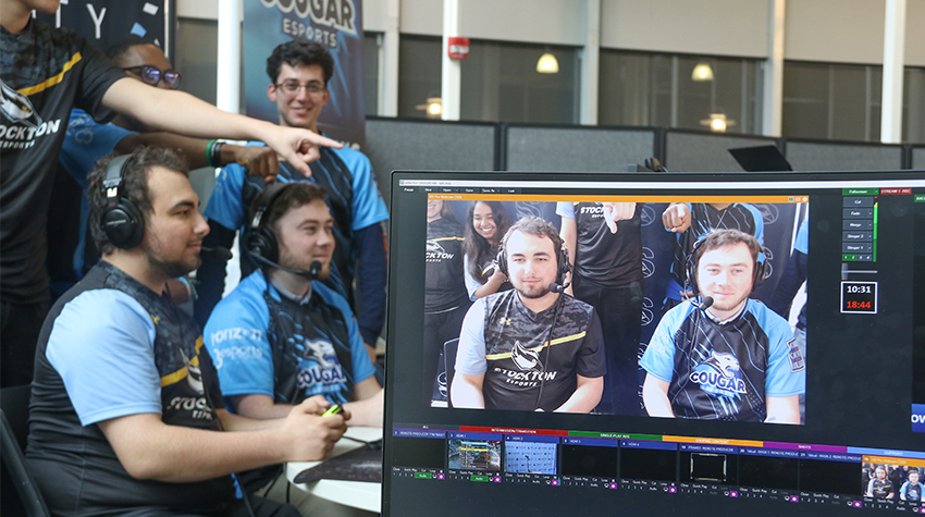 Students during the Esports agreement signing Students during the Esports agreement signing