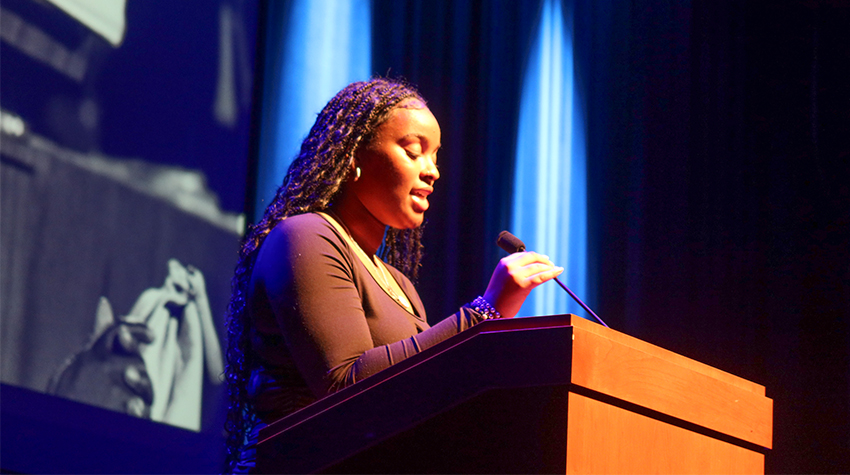 Student Ananda Earlie Student Ananda Earlie