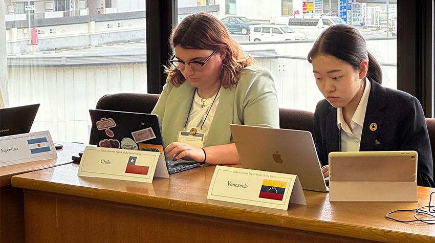 Lindsay representing Chile during her committee meeting. Lindsay representing Chile during her committee meeting.