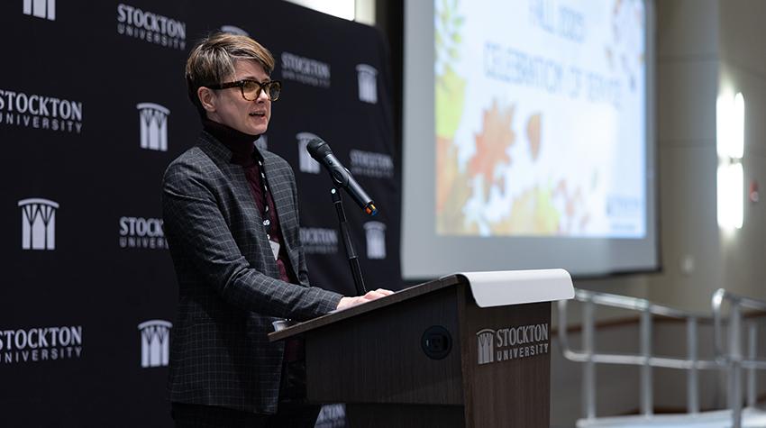 Elizabeth Throesch Elizabeth Throesch