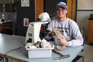In the lab, geology majors use microscopes and real rock specimens to build advanced skills in mineral and rock identification.