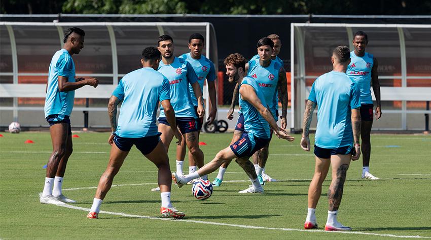 CR Flamengo practicing on campus CR Flamengo practicing on campus
