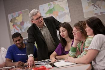 Learn side-by-side with expert faculty as you explore powerful moments in history and their impact today
