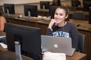 Flexible learning supports busy professionals as they build leadership skills, connect ideas across sectors and prepare to apply new strategies in their organizations.