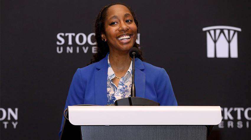 Allison Gainer '16 during her remarks