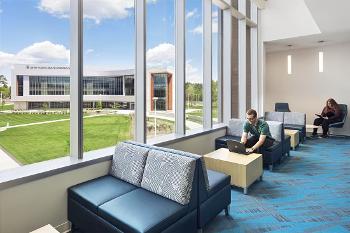 Stay connected to the Stockton community while completing most DNP coursework online, with required on-campus experiences that bring students and faculty together.