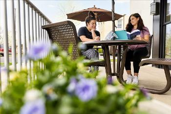 Students in Stockton’s M.A. in Counseling program build connections with classmates while balancing graduate study, professional goals and everyday life.