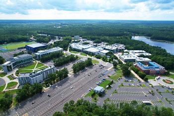 Stockton University gives Entrepreneurship students access to a broad campus community where they can learn, connect and develop ideas for the future.
