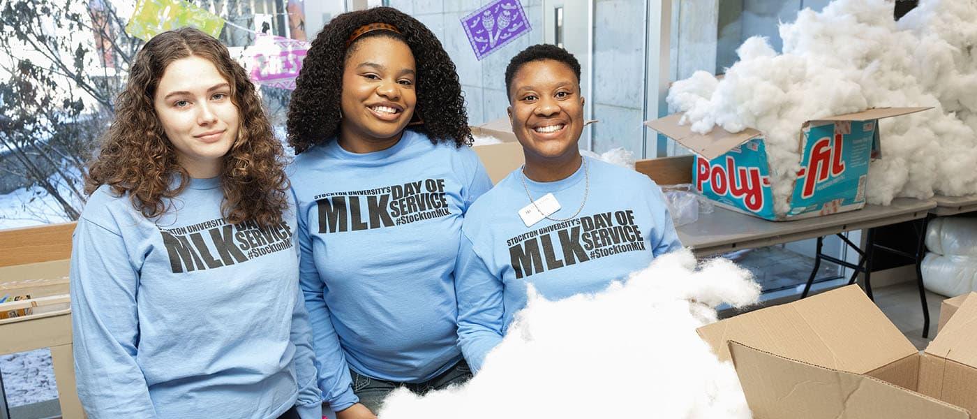 22nd Annual MLK Day of Service Draws 1,000 Volunteers 22nd Annual MLK Day of Service Draws 1,000 Volunteers