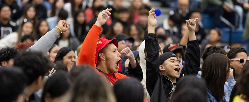 Some of the 800+ high schoolers at Latino Visitation Day, which took place in the Sports Center (Big Blue).