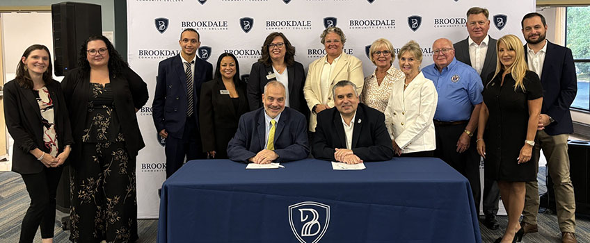 Stockton, Brookdale Community College Sign Transfer Pathway Agreement