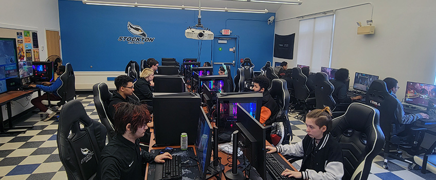 High School Esports Students Visit Campus Gaming Facility – News