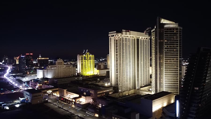 hard rock resorts light up yellow