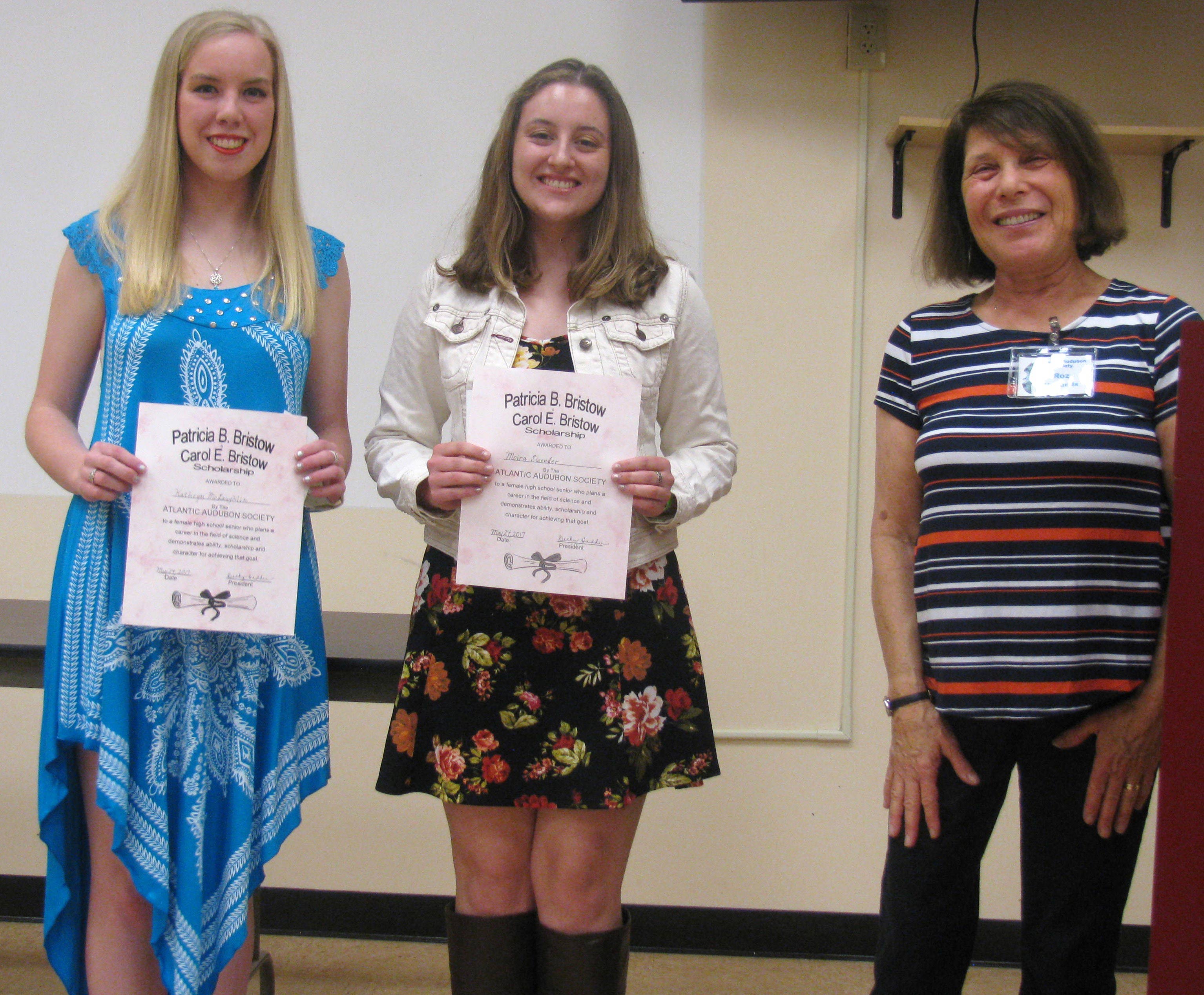 Kathryn McLaughlin and Moira Sweeder receive the Patricia and Carol Bristow Memorial Scholarship from AAS member Roz Herlands. Photo credit: Charles Herlands