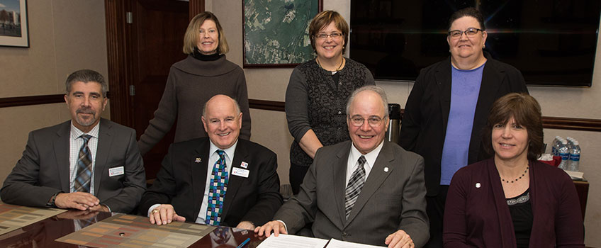 Stockton, Atlantic Cape Sign Partnership in Hospitality Studies for A.C.