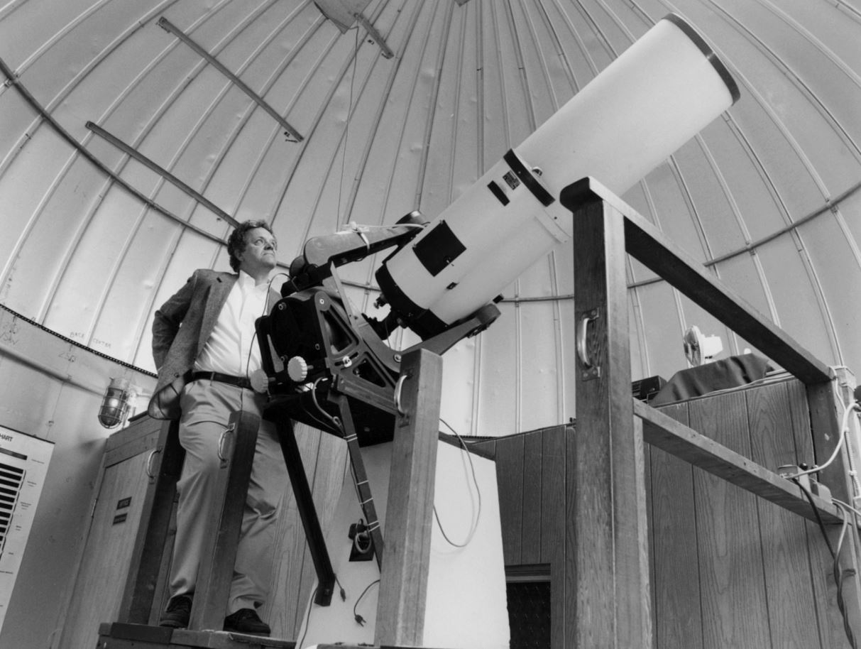 Harold Taylor in Observatory