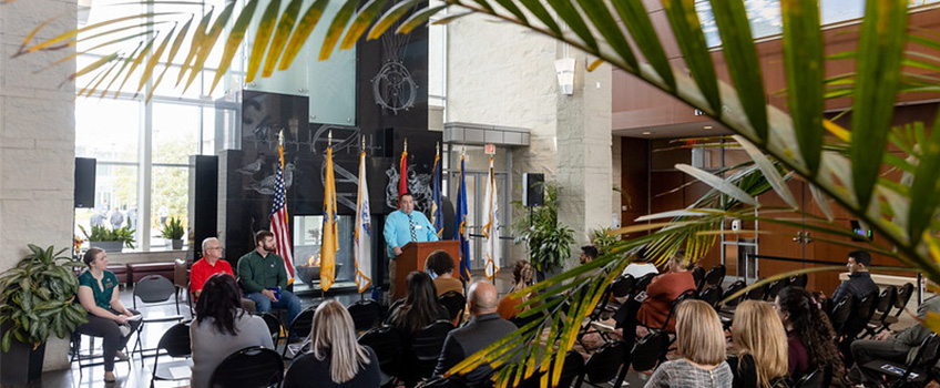 The °ϲͶע community came to celebrate veterans in the Campus Center Grand Hall.