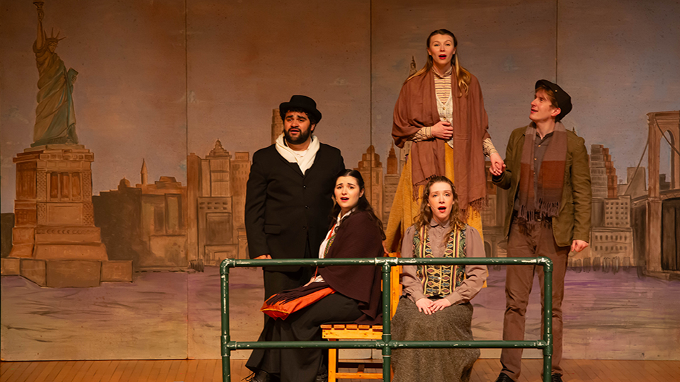 ELLIS ISLAND: GATEWAY TO A DREAM
