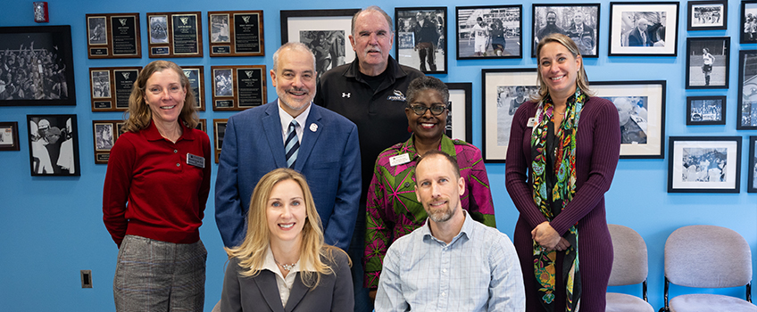Image of Drs. Bertolino, Sass, and Norvell with Jennifer Illjes and her husband Jerry Hall, and Development staff members.