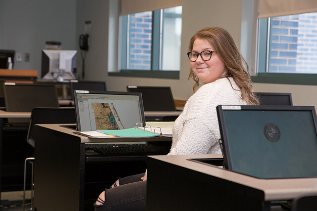 Image of Stockton University Environmental Science student Emily Peraria