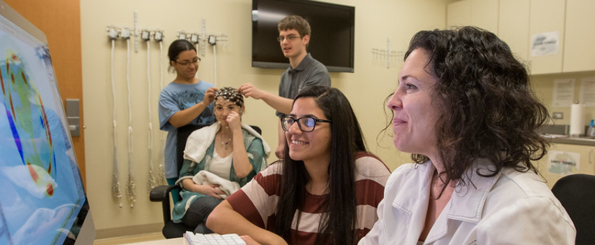 Dr. Fleck and students in EEG Lab