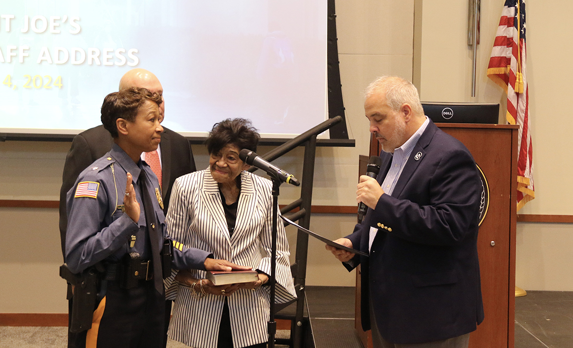 tracy stuart sworn in 