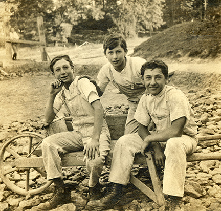 Ben and Barney Stavitsky with a friend on Aug. 11, 1916.